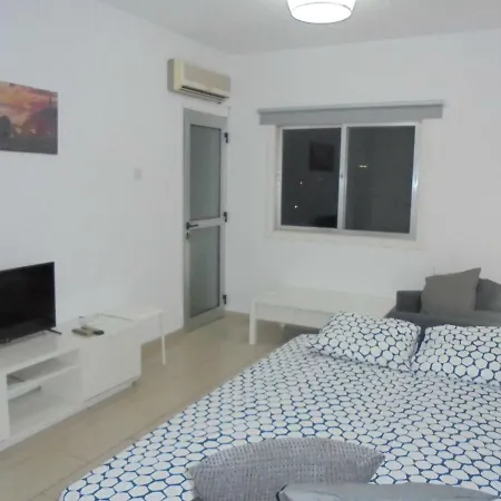 Delphi Court - Large 1 Bed -Sleeps 4, Near Sea/Beach - Free Wifi Limassol Exterior photo